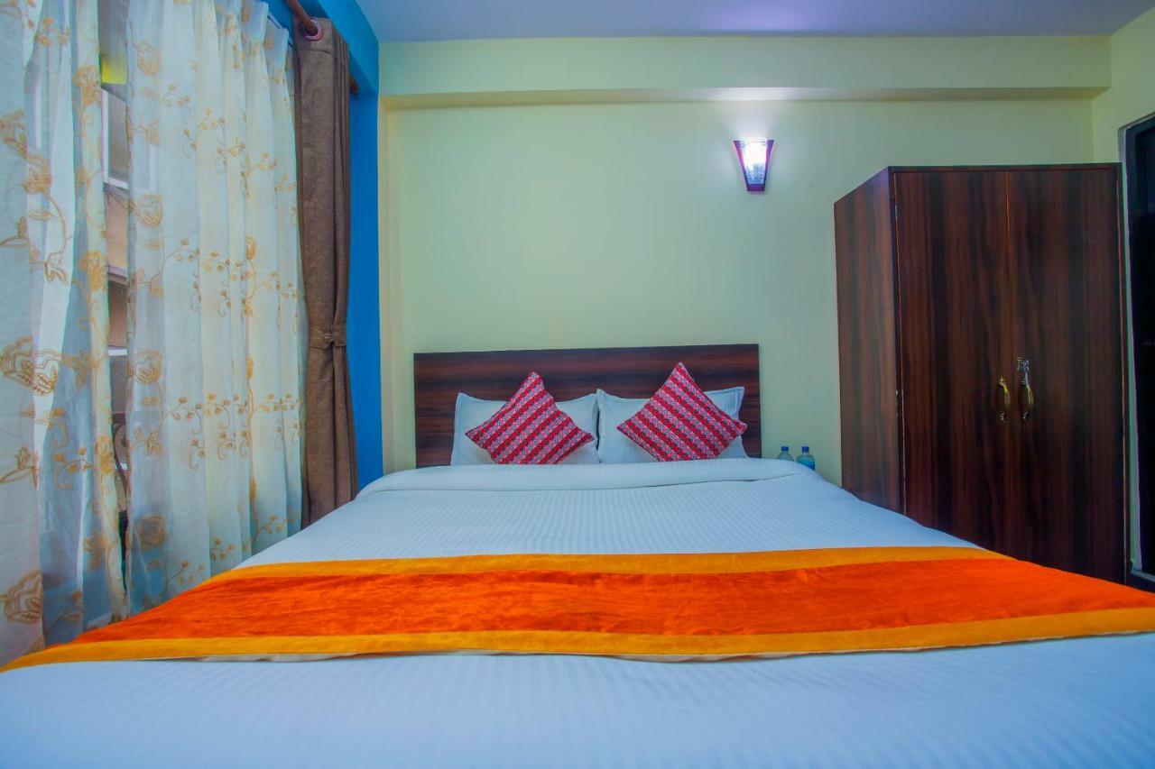 Oyo 492 Hotel Yeti Home Kathmandu Exterior photo